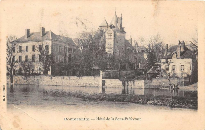 Carte postale ancienne Romorantin Hotel De La Sous Prefecture (dos non divisé)
