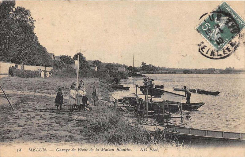 Carte postale ancienne Melun Garage De Peche De La Maison Blanche à Melun
