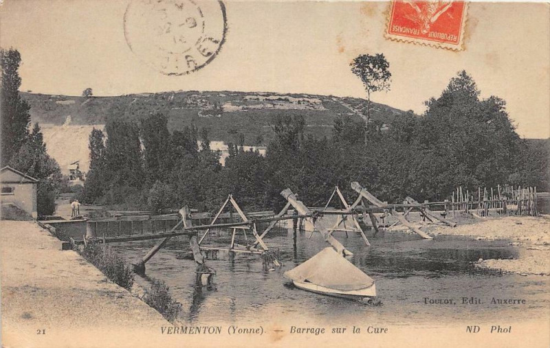 Carte postale ancienne Vermenton Barrage Sur La Cure à Vermenton