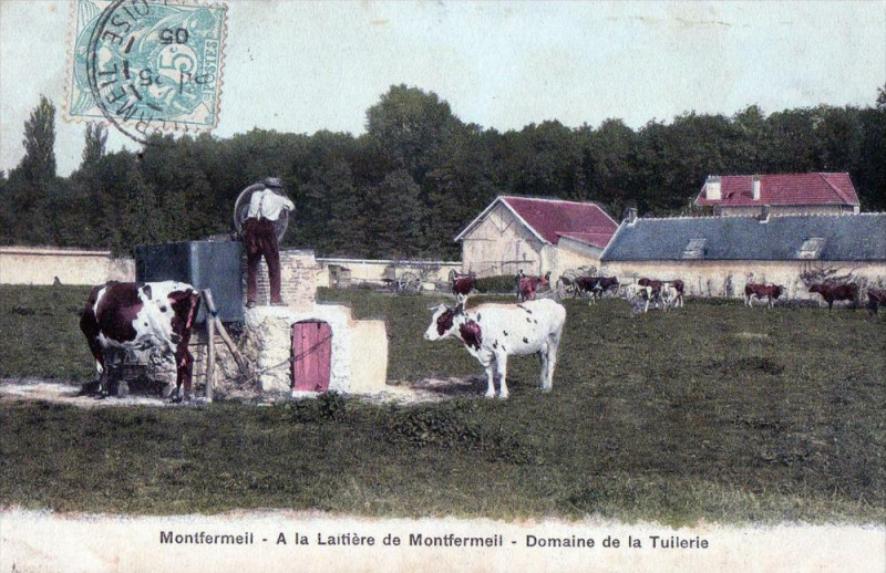 Carte postale ancienne Montfermeil A La Laitiere De Montfermeil Domaine De La Tuilerie à Montfermeil