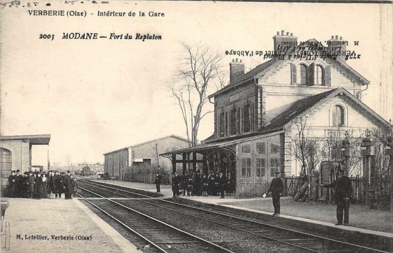 Carte postale ancienne Intérieur de la Gare à Verberie