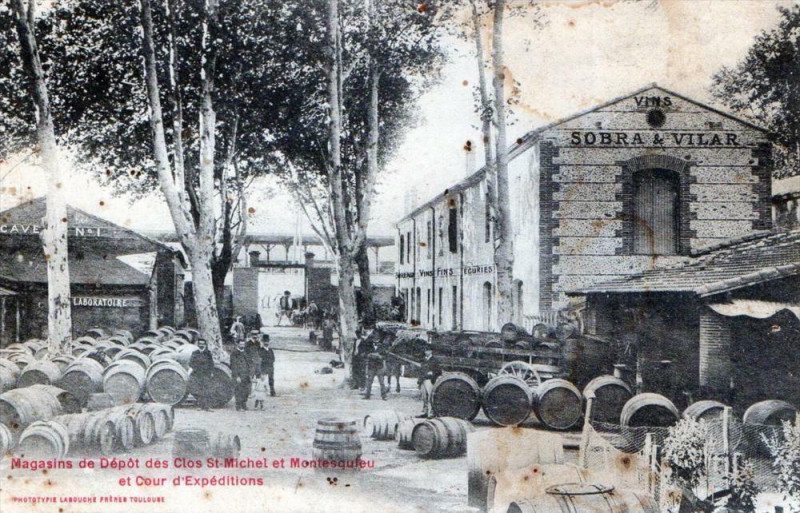 Carte postale ancienne Magasins De Depot Des Clos Saint-Michel Et Montesquieu Et Cour D'Expedition à Ur