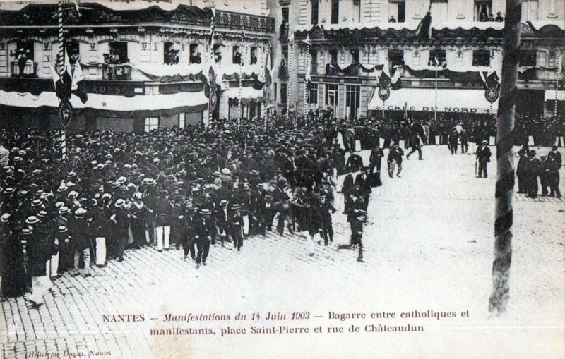 Carte postale ancienne Nantes Manifestations 14 Juin 1903 Bagarre Entre Catholiques Et Manifesta à Nantes