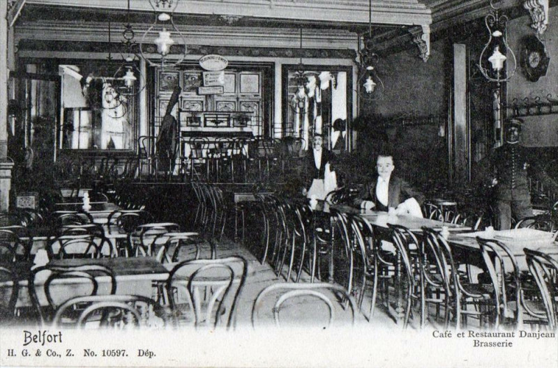 Carte postale ancienne Belfort Cafe Restaurant Danjean La Brasserie (dos non divisé) (Bar Commer à Belfort