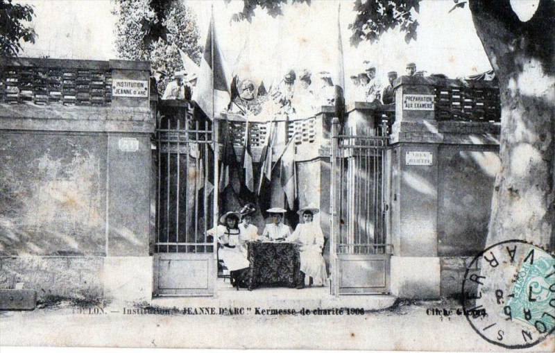 Carte postale ancienne Toulon Institution Jeanne D'Arc Kermesse De Charite 1906 (Belle Cpa Anime à Toulon