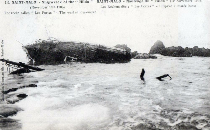 Carte postale ancienne Saint Malo Naufrage Du Hilda L´EPAVE A Maree Basse à Saint-Malo