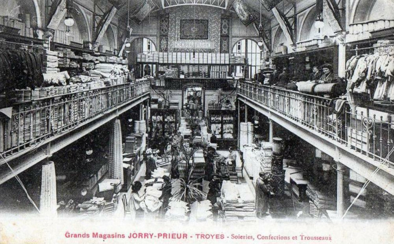 Carte postale ancienne Troyes Grands Magasins Jory Prieur Soieries Confections et Trousseaux (cp à Troyes