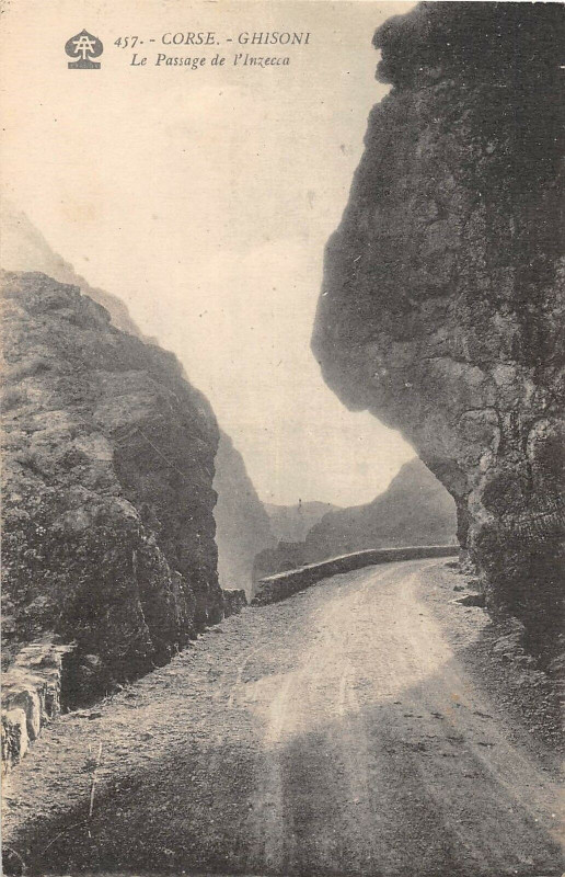 Carte postale ancienne 20 Corse Ghisoni Le Passage De L'Inzecca (cliché pas courant à Ghisoni