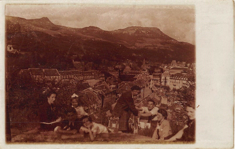 Carte postale ancienne La Bourboule Carte Photo De La Ville Vu D'En Haut Animee à La Bourboule