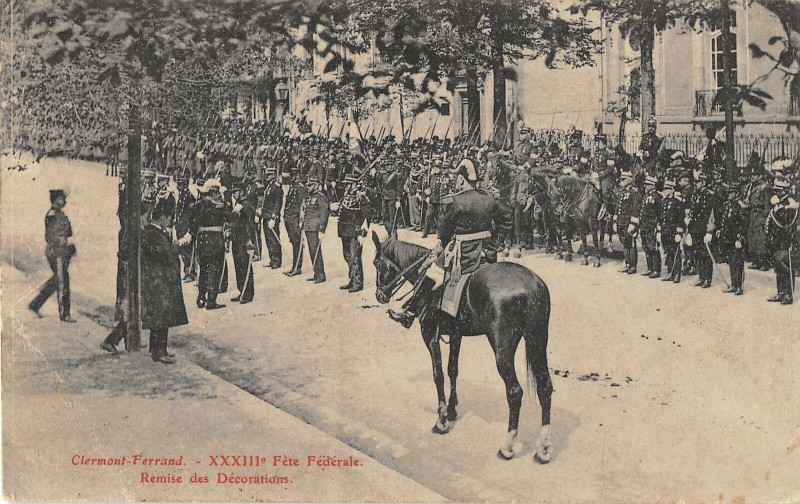 Carte postale ancienne Clermont Ferrand Fete Federale Remise Des Decorations à Clermont-Ferrand