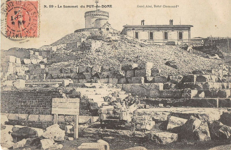 Carte postale ancienne Le Sommet Du Puy De Dome