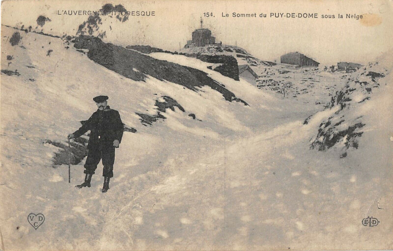 Carte postale ancienne Le Sommet Du Puy De Dome Sous La Neige