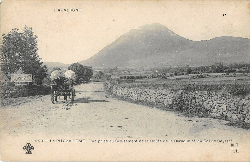 Carte postale ancienne Puy De Dome Vue Prise Au Croisement De La Route De La Baraque à Ris
