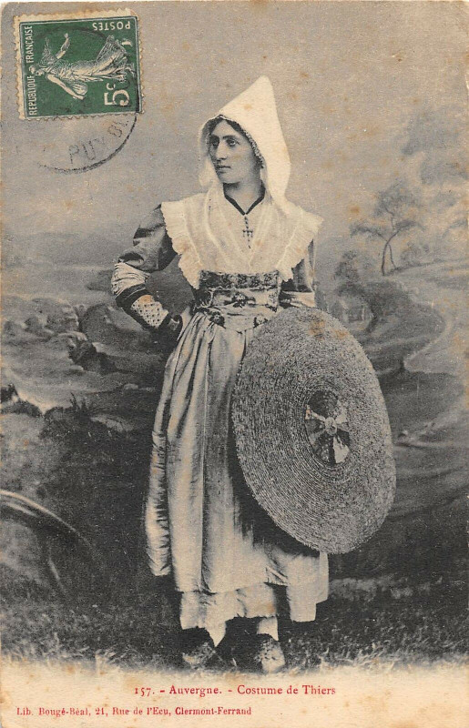 Carte postale ancienne Auvergne Costume De Thiers à Thiers