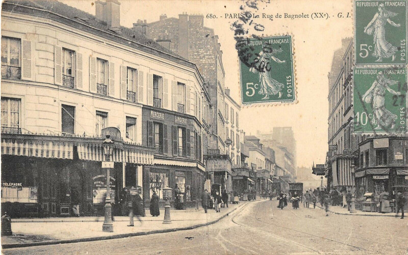 Carte postale ancienne La Rue de Bagnolet à Paris 20e