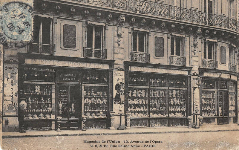 Carte postale ancienne Paris 1er Magasins De L'Union 12 Av.de L'Opera Et Rue Ste Anne à Paris 1er