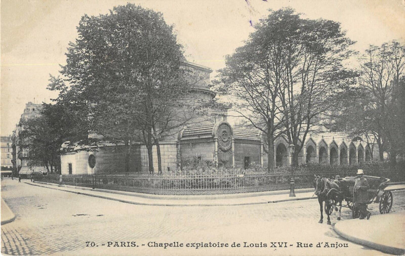 Carte postale ancienne Paris VIIIe Chapelle Expiatoire De Louis Xvi Rue D'Anjou à Paris 8e