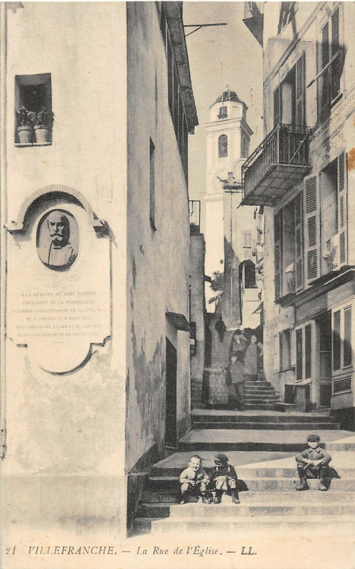 Carte postale ancienne Villefranche La Rue De L'Eglise