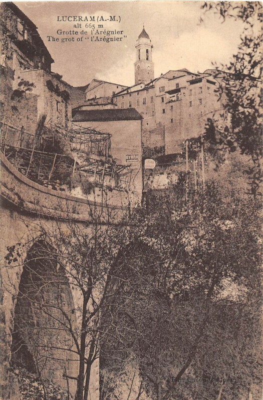 Carte postale ancienne Luceram Grotte De L'Aregnier à Lucéram