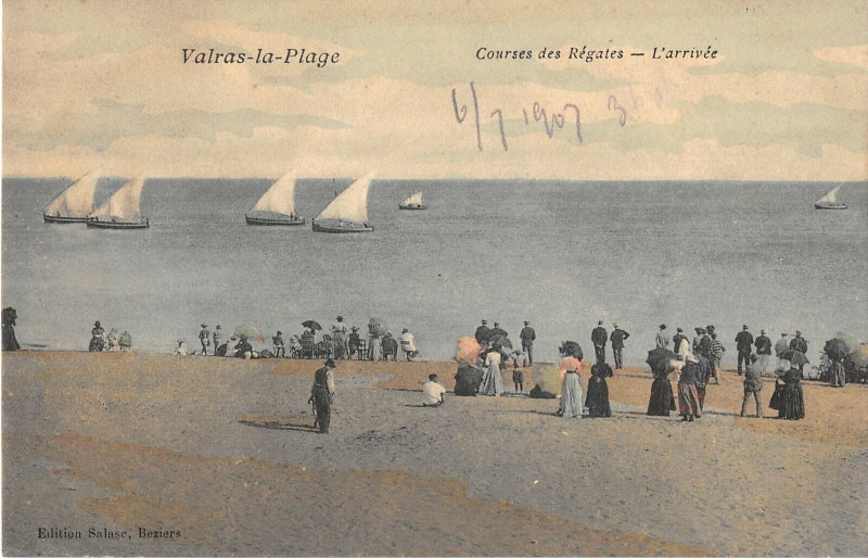 Carte postale ancienne Valras La Plage Courses Des Regates L'Arrivee cliché colorisé pas courant