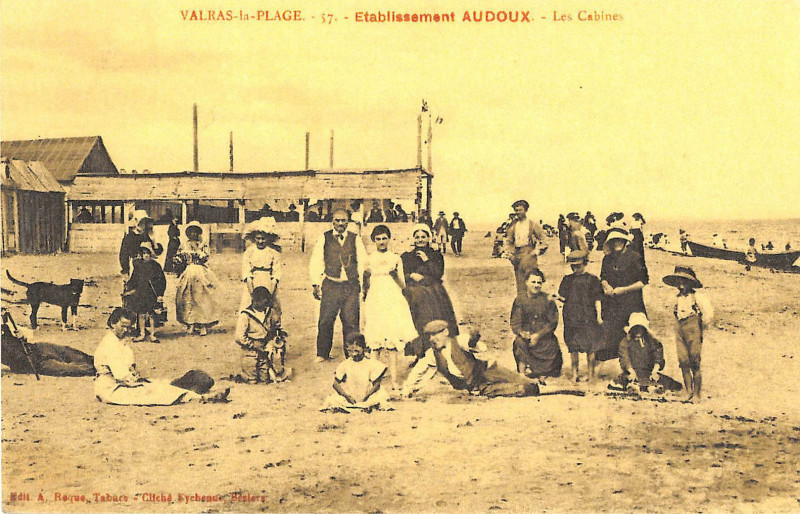 Carte postale ancienne Valras La Plage Etablissement Audoux Les Cabines