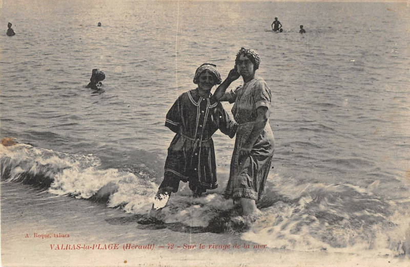 Carte postale ancienne Valras La Plage Sur Le Rivage De La Mer