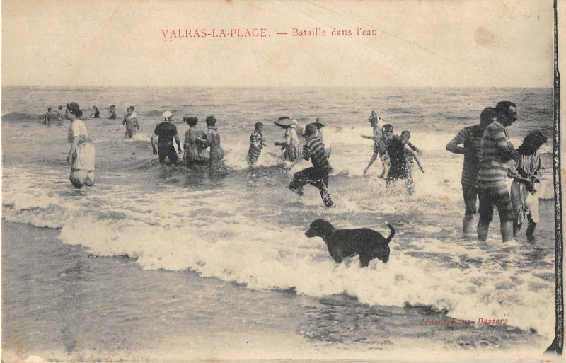 Carte postale ancienne Valras La Plage Bataille Dans L'Eau