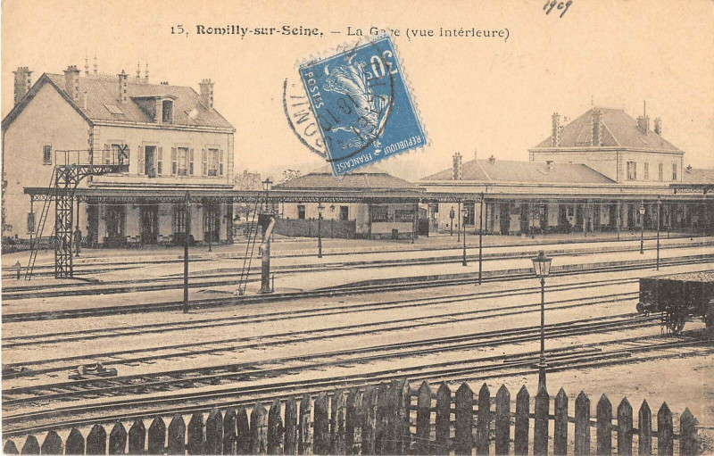 Carte postale ancienne Romilly Sur Seine La Gare Vue Interieure à Romilly-sur-Seine