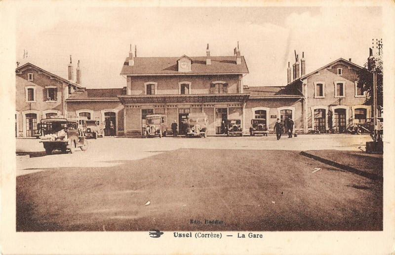 Carte postale ancienne Ussel La Gare à Ussel