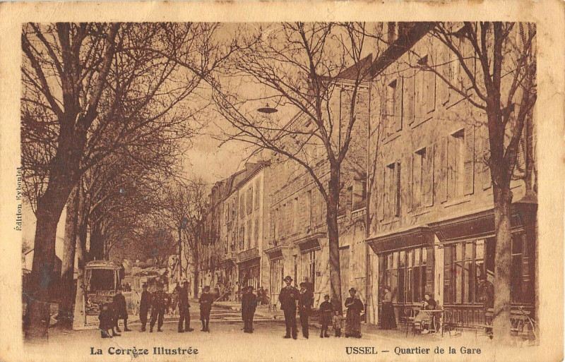 Carte postale ancienne Ussel Quartier De La Gare à Ussel