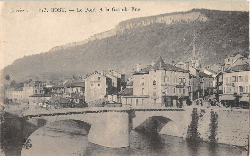 Carte postale ancienne Bort Le Pont Et La Grande Rue