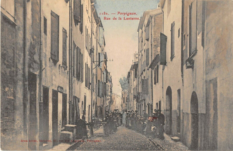 Carte postale ancienne Perpignan Rue De La Lanterne à Perpignan