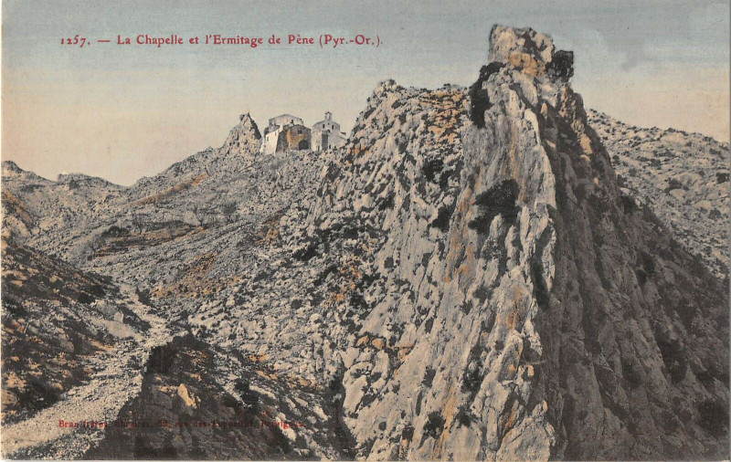 Carte postale ancienne La Chapelle Et Ermitage De Pene