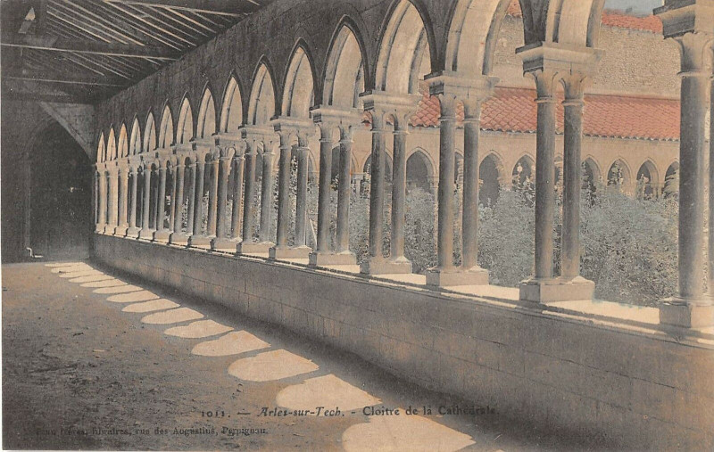 Carte postale ancienne Arles Sur Tech Cloitre De La Cathedrale à Arles-sur-Tech