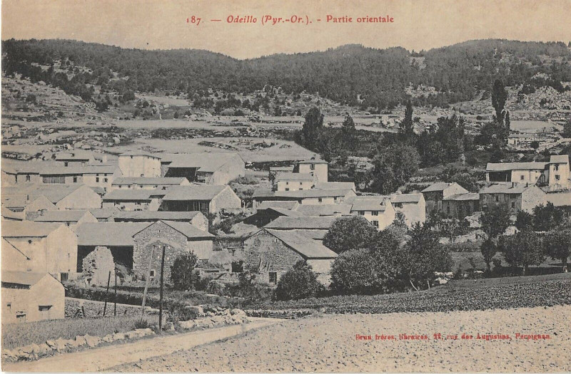 Carte postale ancienne Odeillo Partie Orientale à Llo