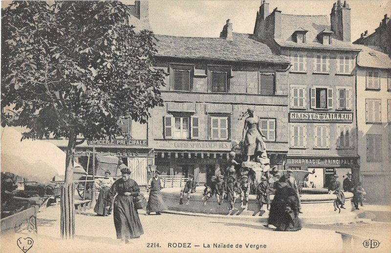 Carte postale ancienne Rodez La Naiade De Vergne à Rodez