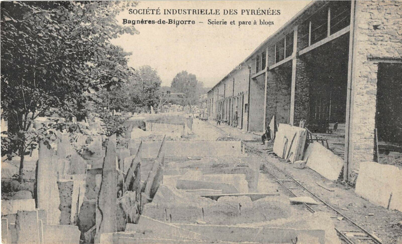 Carte postale ancienne Bagneres De Bigorre Sté Industrielle Des Pyrenees Scierie Parc A Blocs