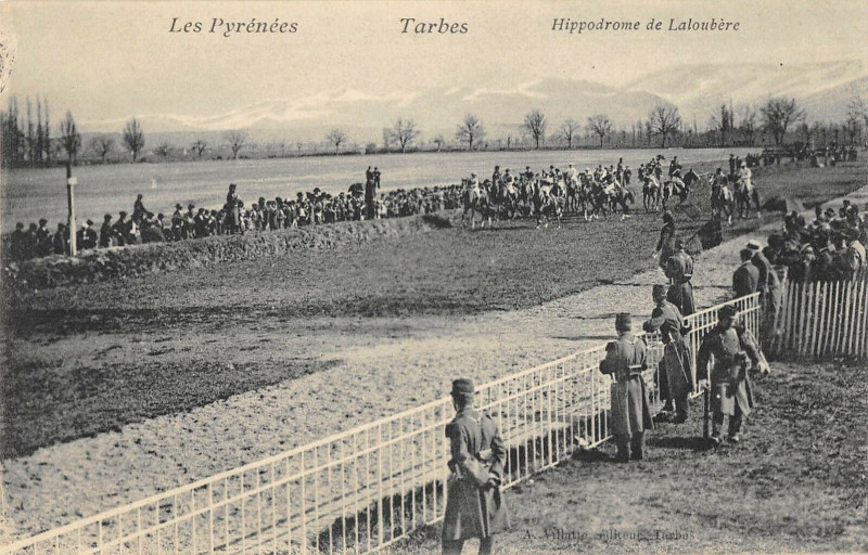 Carte postale ancienne Tarbes Hippodrome De Laloubere à Tarbes