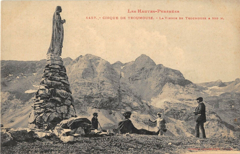 Carte postale ancienne Cirque De Troumouse La Vierge De Troumouse