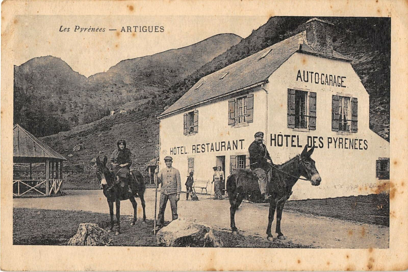 Carte postale ancienne Artigues Hotel Restaurant Des Pyrenees à Artigues