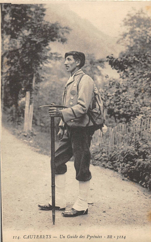 Carte postale ancienne Cauterets Un Guide Des Pyrenees à Cauterets