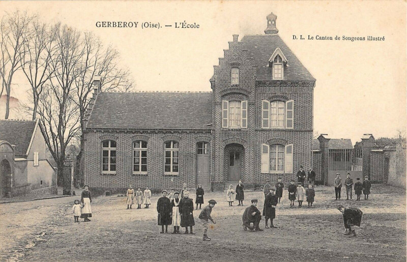 Carte postale ancienne Gerberoy L'Ecole à Gerberoy