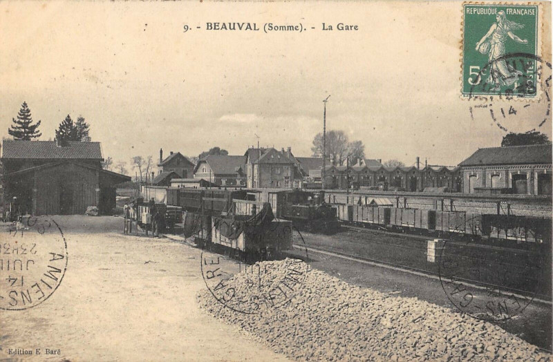 Carte postale ancienne Beauval La Gare (Train En Gare à Beauval