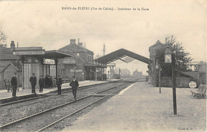 Carte postale ancienne Rang Du Fliers Interieur De La Gare à Rang-du-Fliers
