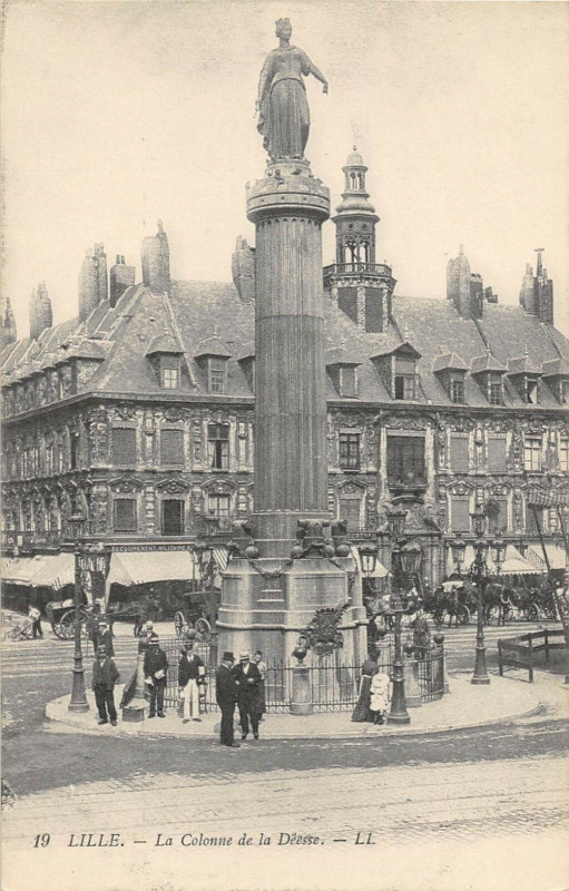 Carte postale ancienne Lille La Colonne De La Deesse à Lille