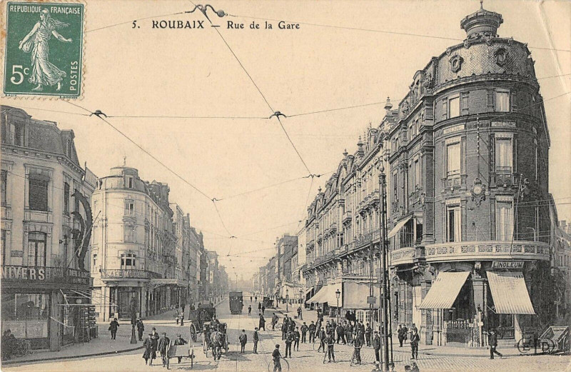 Carte postale ancienne Roubaix La Rue De La Gare à Roubaix