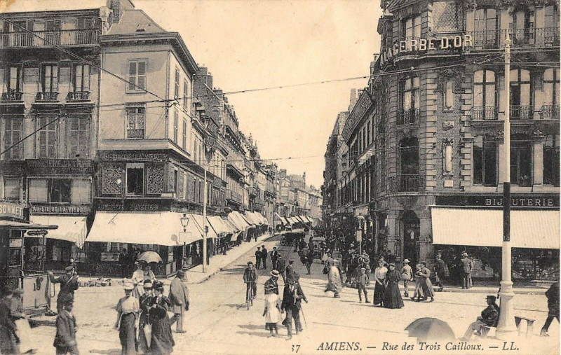 Carte postale ancienne Amiens Rue Des 3 Cailloux à Amiens