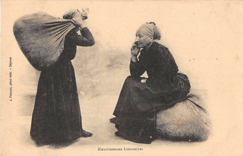 Carte postale ancienne Blanchisseuses Limousines (dos non divisé)