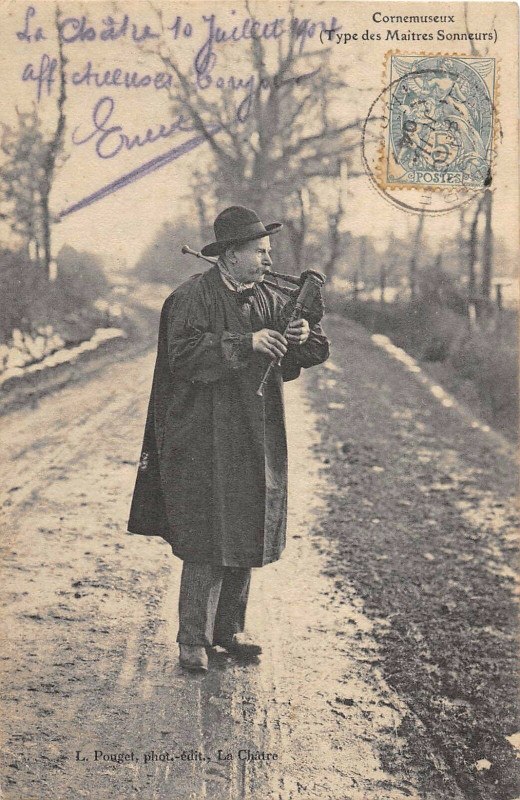 Carte postale ancienne Cornemuseux Type Des Maitres Sonneurs