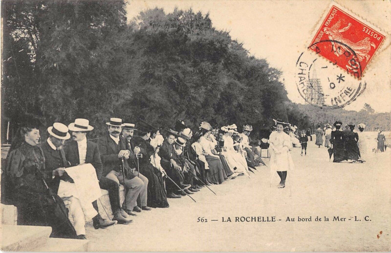 Carte postale ancienne La Rochelle Au Bord De La Mer (cliché pas courant à Courant